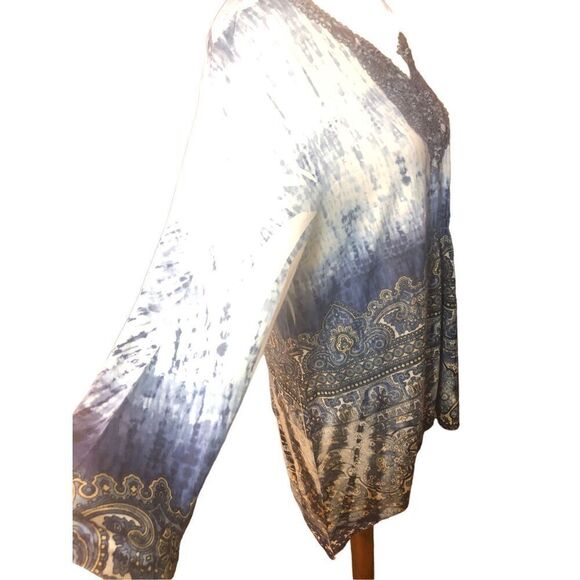 ENERGIE BLUE MULTICOLOR With LACE 3/4 SLEEVE SHARK BITE HEM EMBELLISHED pullover - Picture 6 of 13